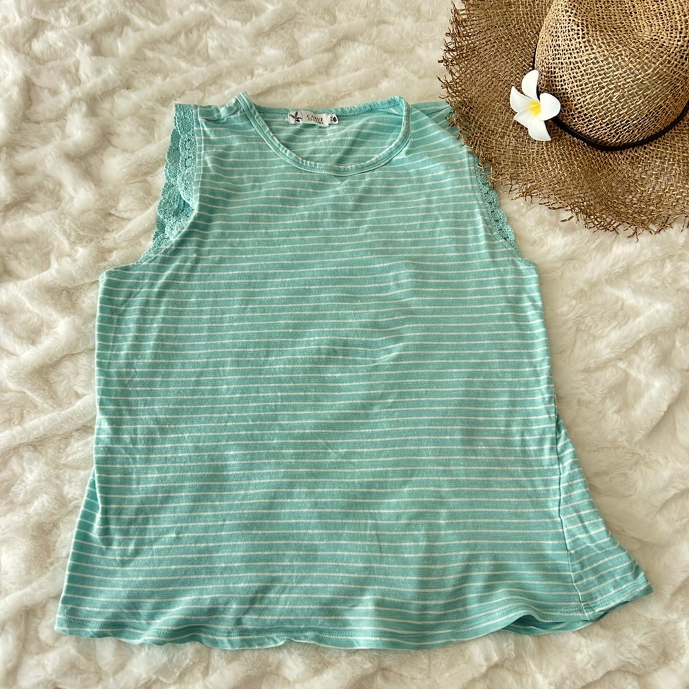 Carve Designs lace shoulder trim tank Large